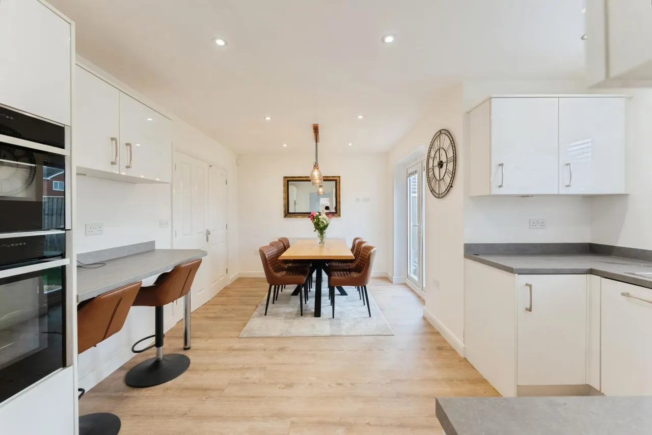 Tellets Hey, Bromborough, CH62, photo 4