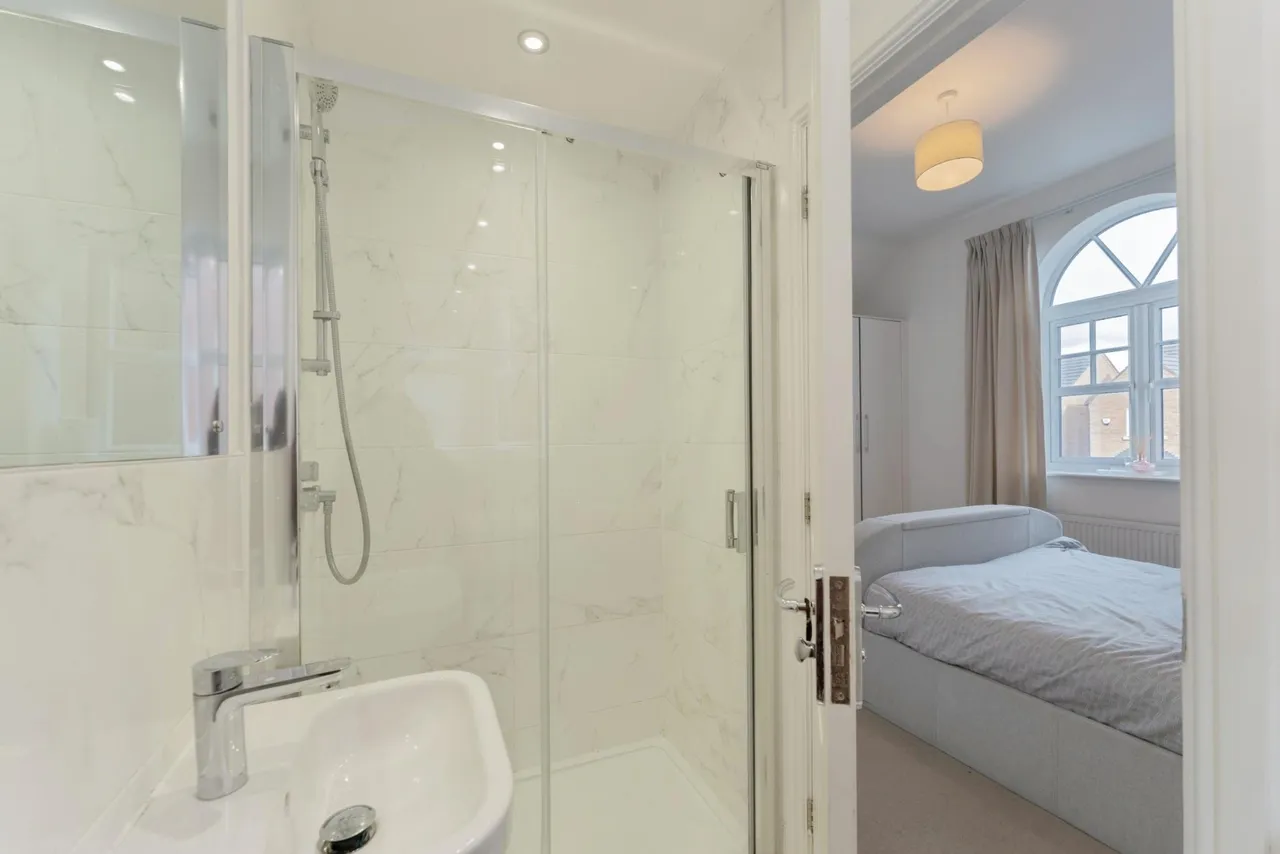 Tellets Hey, Bromborough, CH62, photo 11