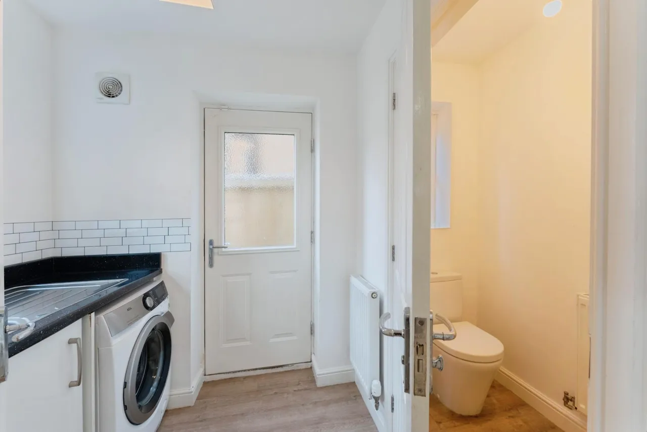 Tellets Hey, Bromborough, CH62, photo 8