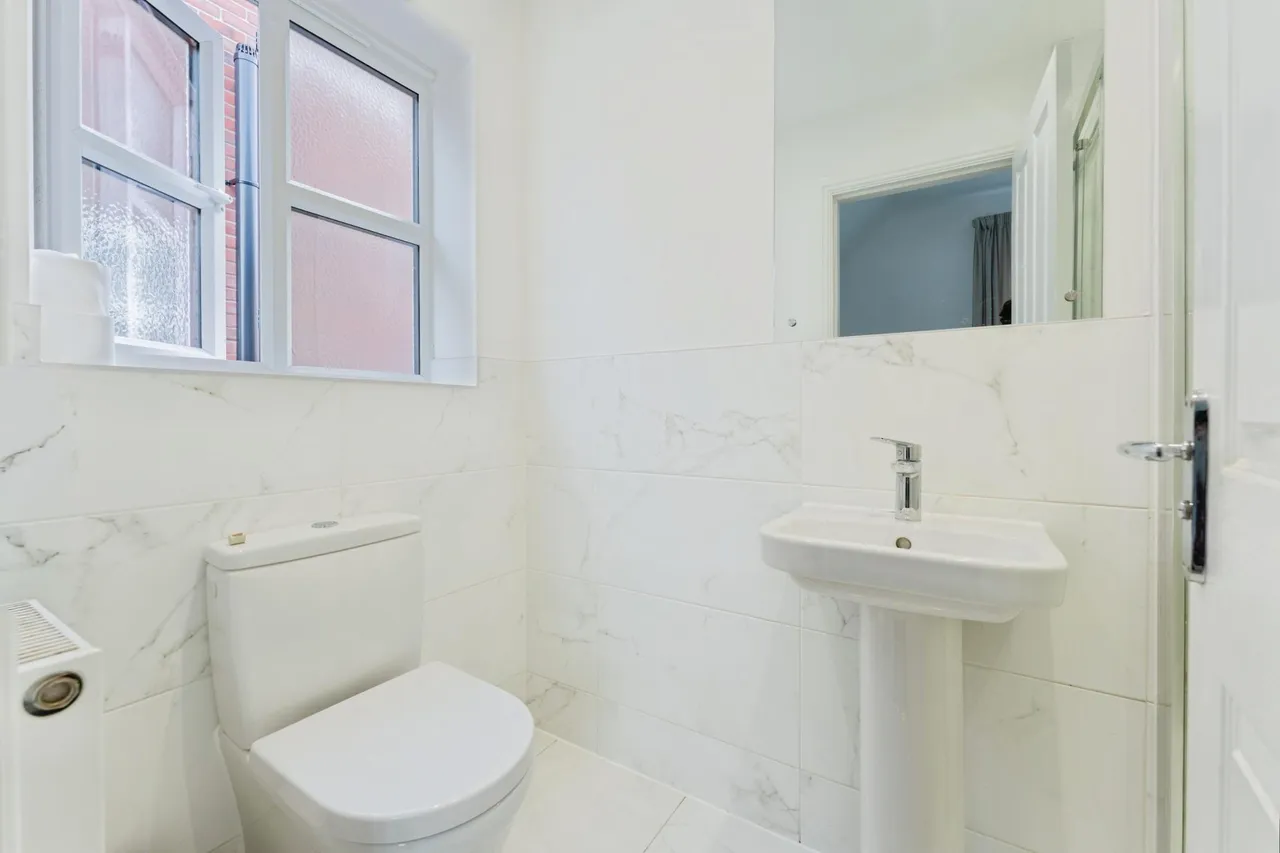 Tellets Hey, Bromborough, CH62, photo 12
