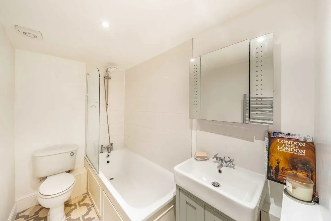 Streathbourne Road, SW17, photo 6