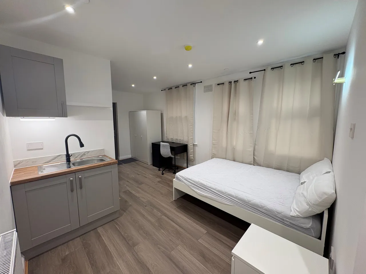 Commercial Street, Newport, NP20, photo 2