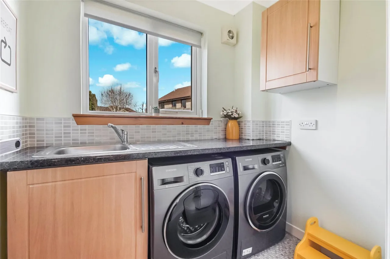 Locher Crescent, Houston, Johnstone, Renfrewshire, PA6, photo 23