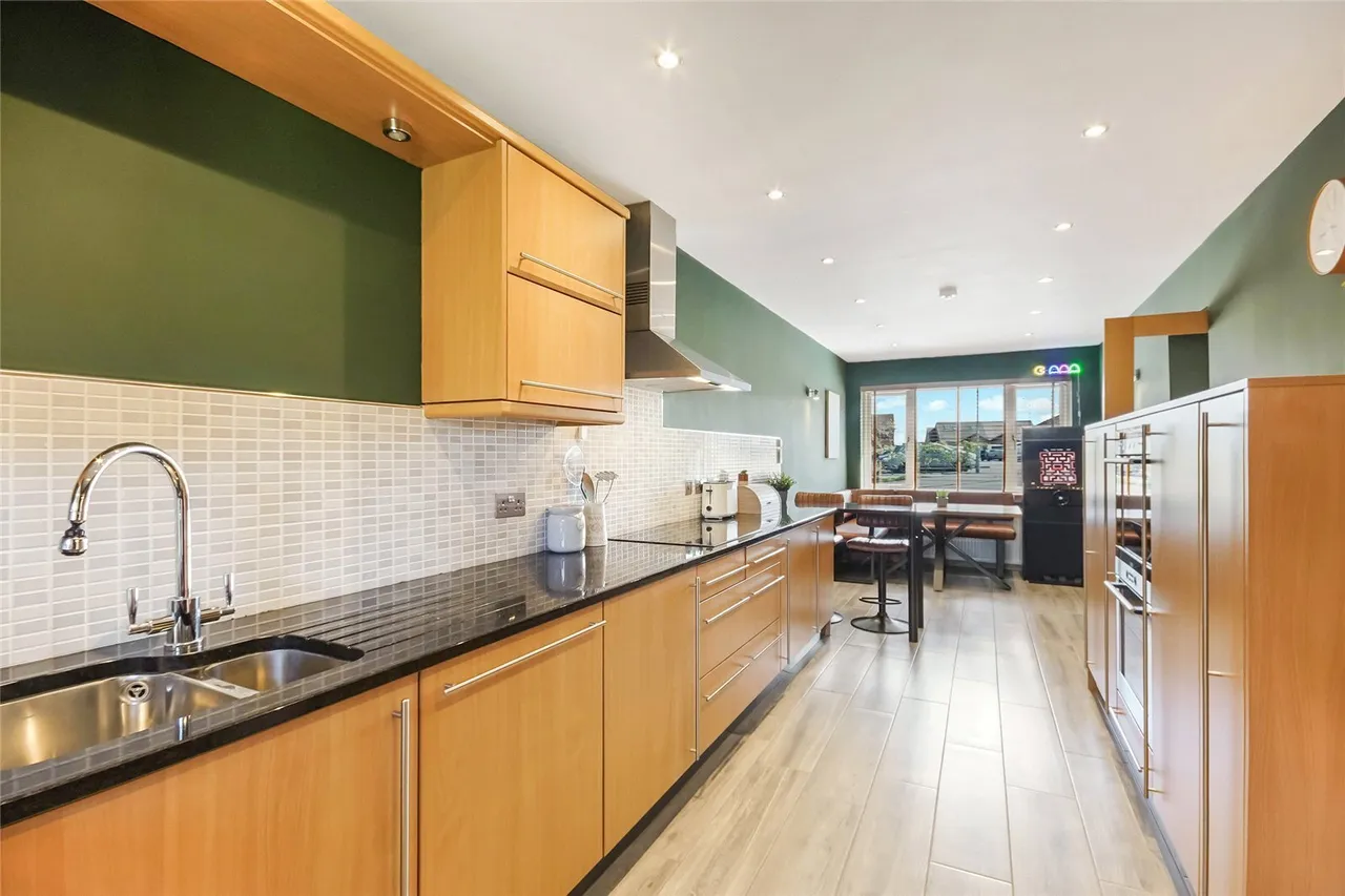Locher Crescent, Houston, Johnstone, Renfrewshire, PA6, photo 4