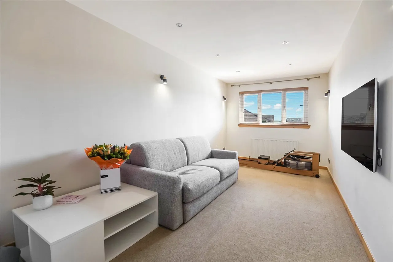 Locher Crescent, Houston, Johnstone, Renfrewshire, PA6, photo 8