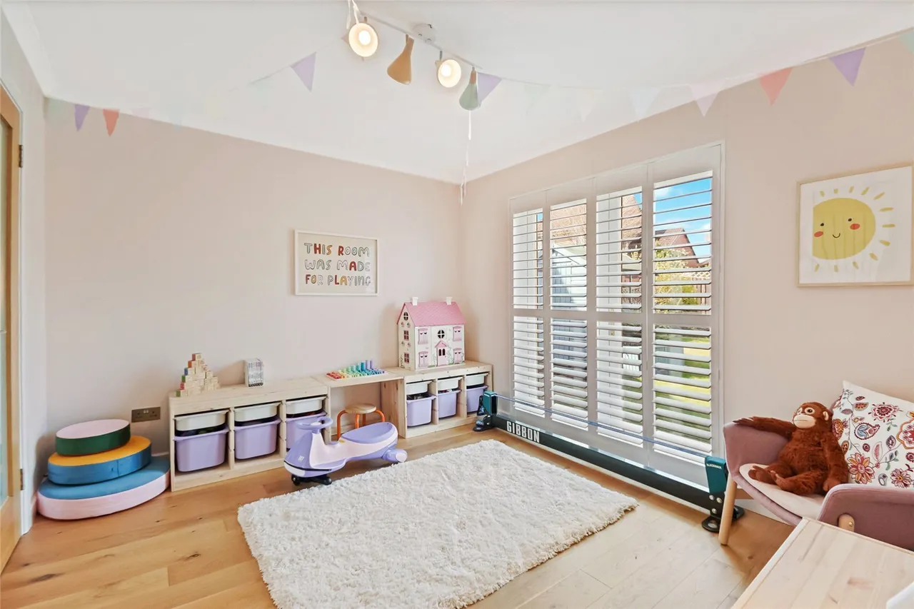 Locher Crescent, Houston, Johnstone, Renfrewshire, PA6, photo 3