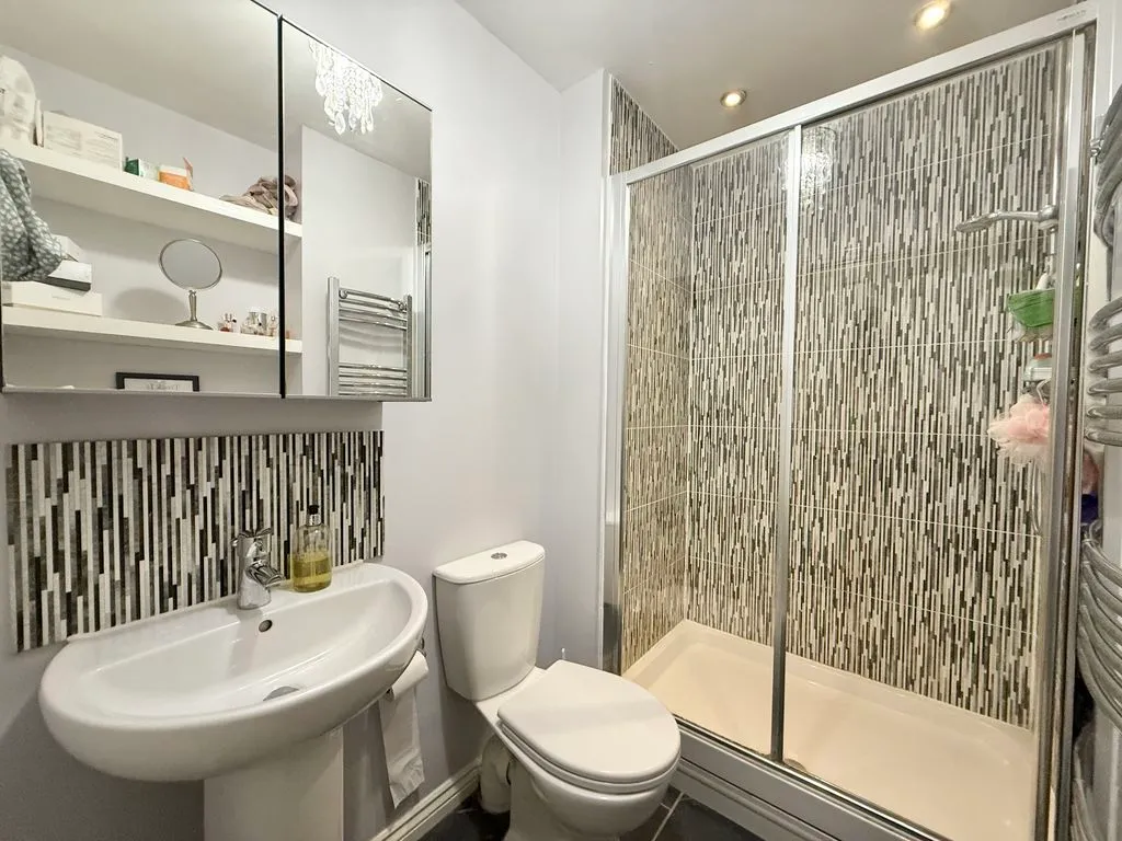 Clay Gardens, Woburn Sands MK17 8FH, photo 9