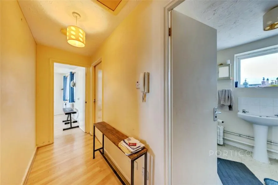 Grimsby Grove, London, E16, photo 8