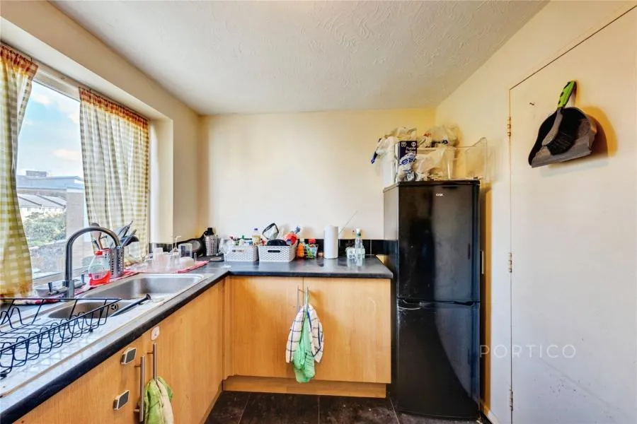 Grimsby Grove, London, E16, photo 5