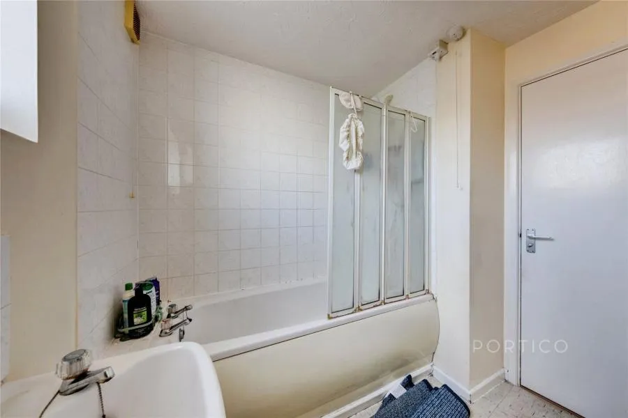 Grimsby Grove, London, E16, photo 10