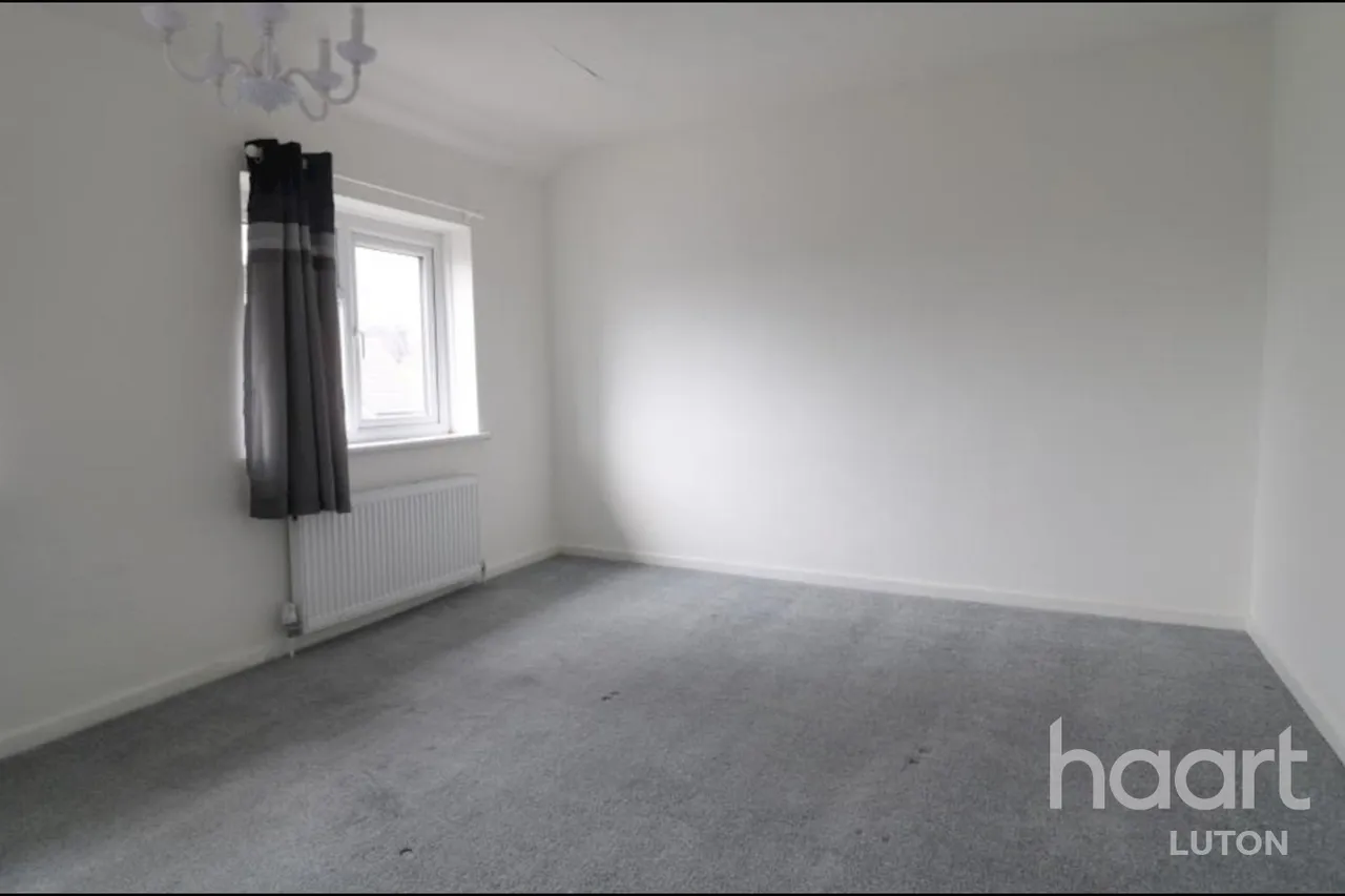 Hitchin Road, LU2, photo 5