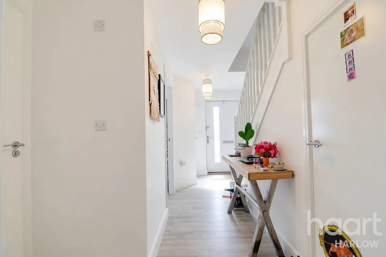 Birch Walk, Harlow, CM17, photo 6