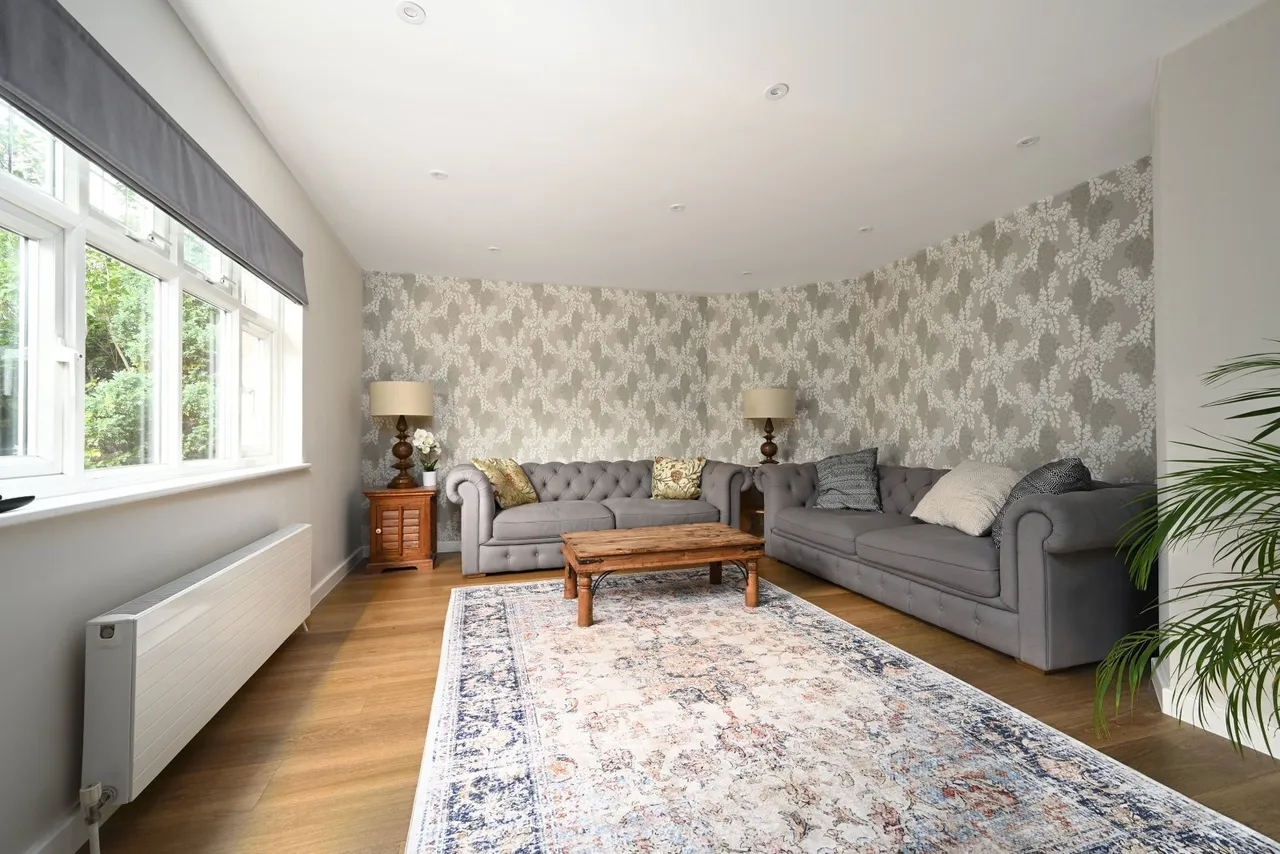 Hilltop Road, West Hoathly, RH19, photo 11