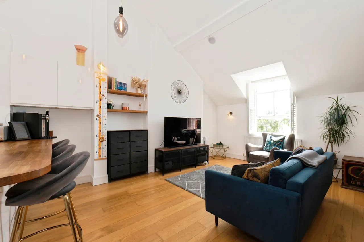 Wilton Crescent, London, SW19, photo 2