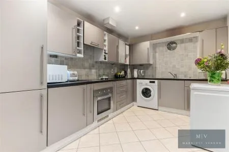 Sycamore Close, South Croydon, photo 2