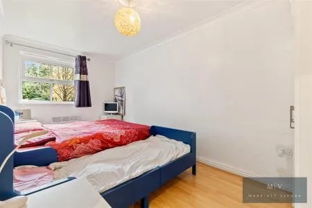 Sycamore Close, South Croydon, photo 11