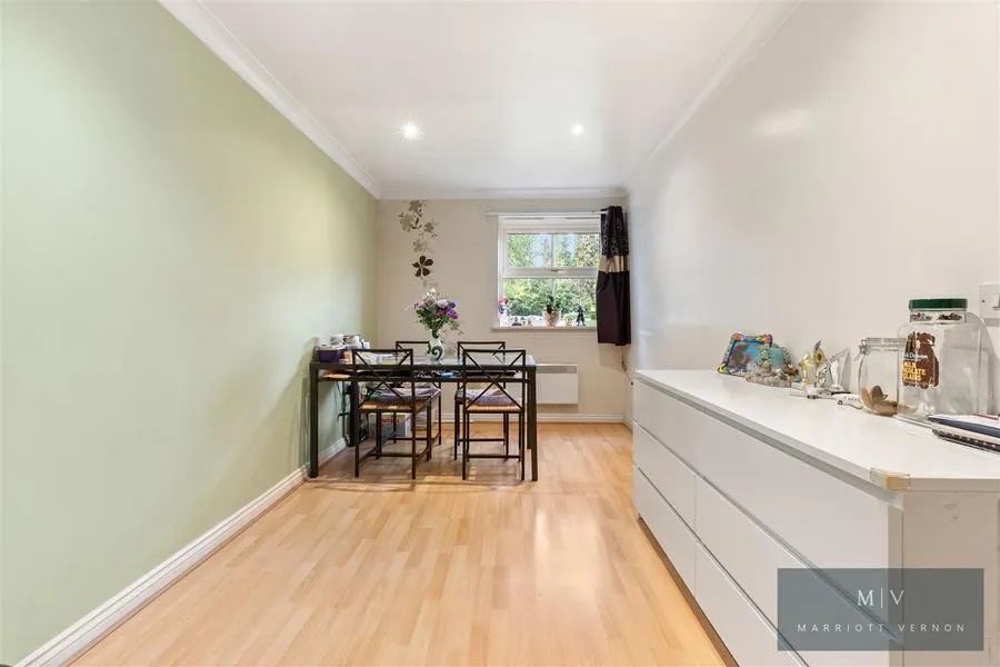 Sycamore Close, South Croydon, photo 16
