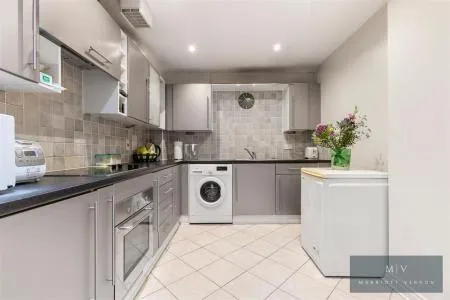 Sycamore Close, South Croydon, photo 5