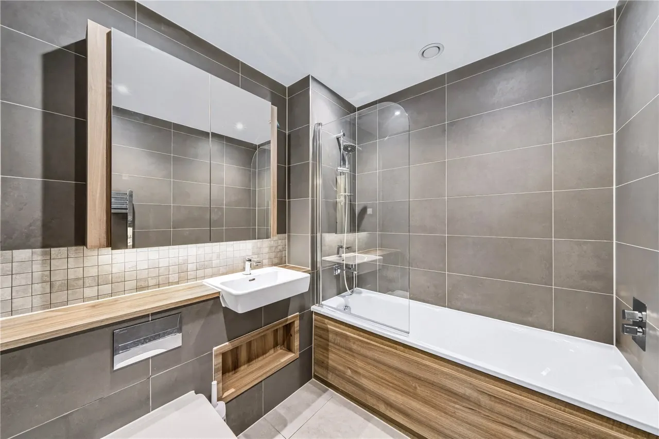 Courthouse Way, London, SW18, photo 10