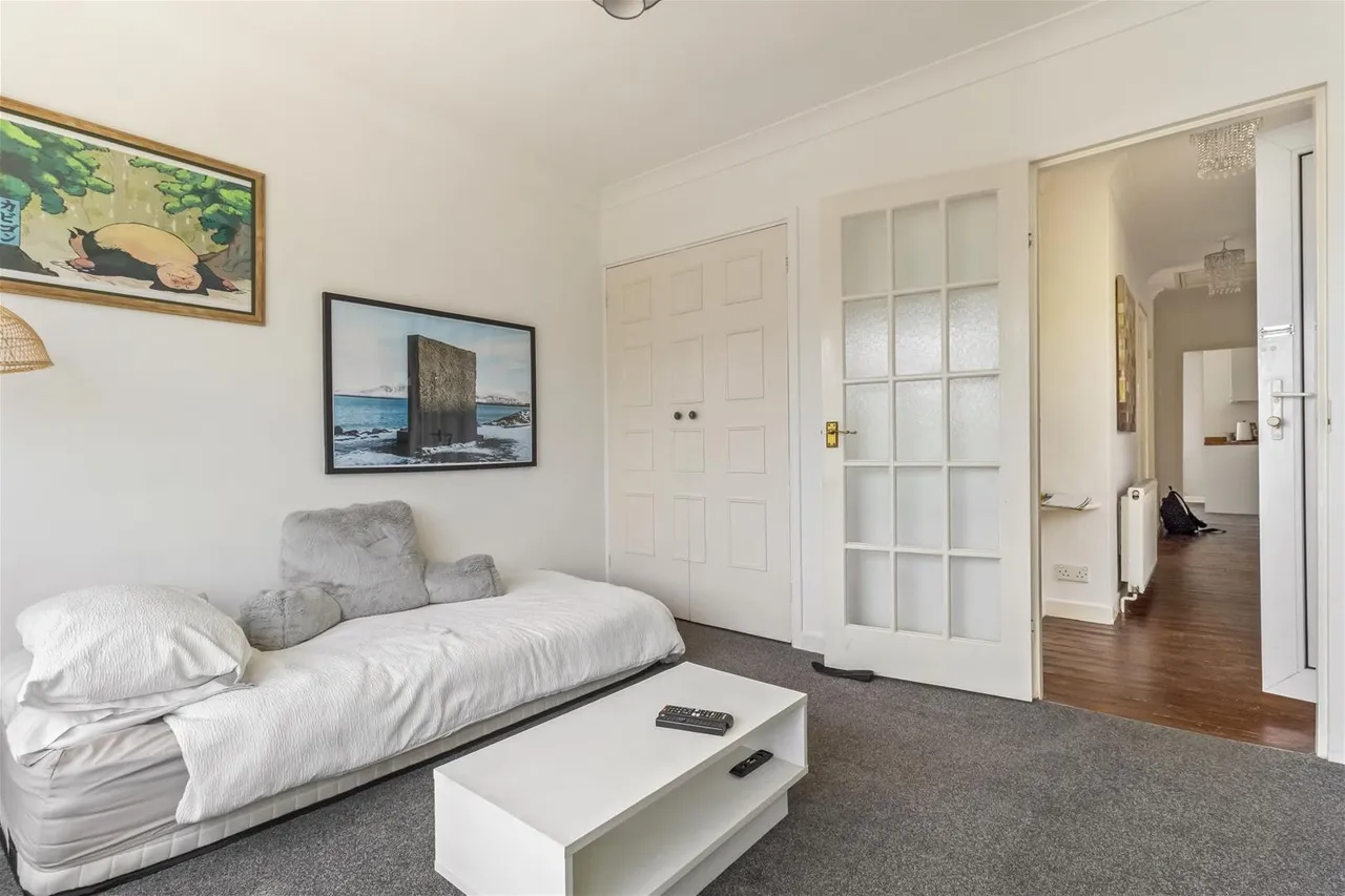 Adur Avenue, Worthing, photo 6