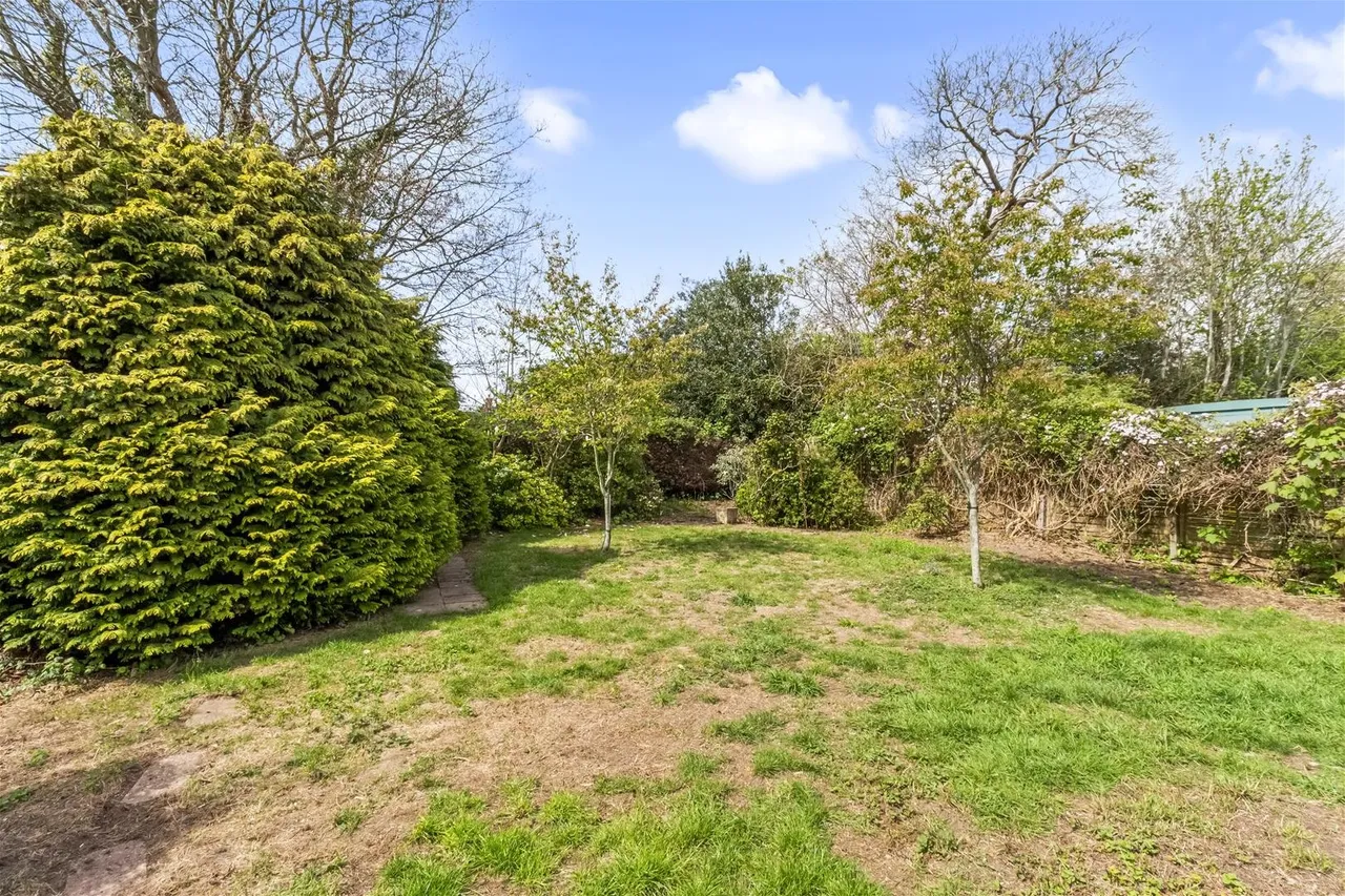 Adur Avenue, Worthing, photo 16