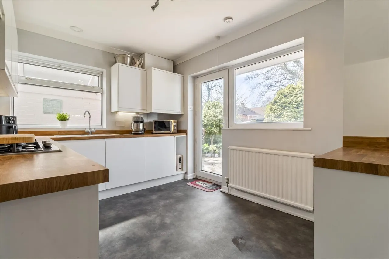 Adur Avenue, Worthing, photo 4