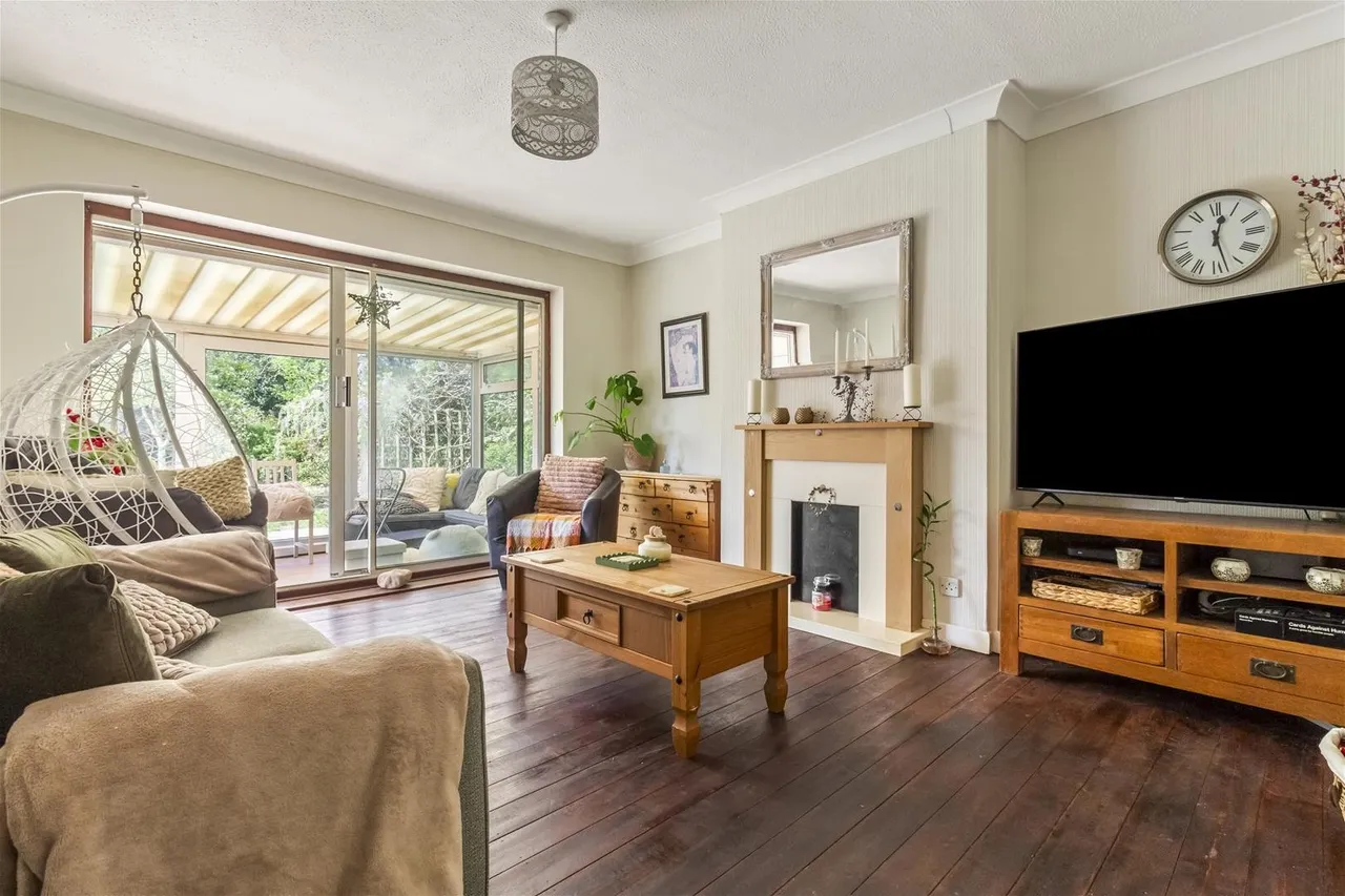 Adur Avenue, Worthing, photo 2