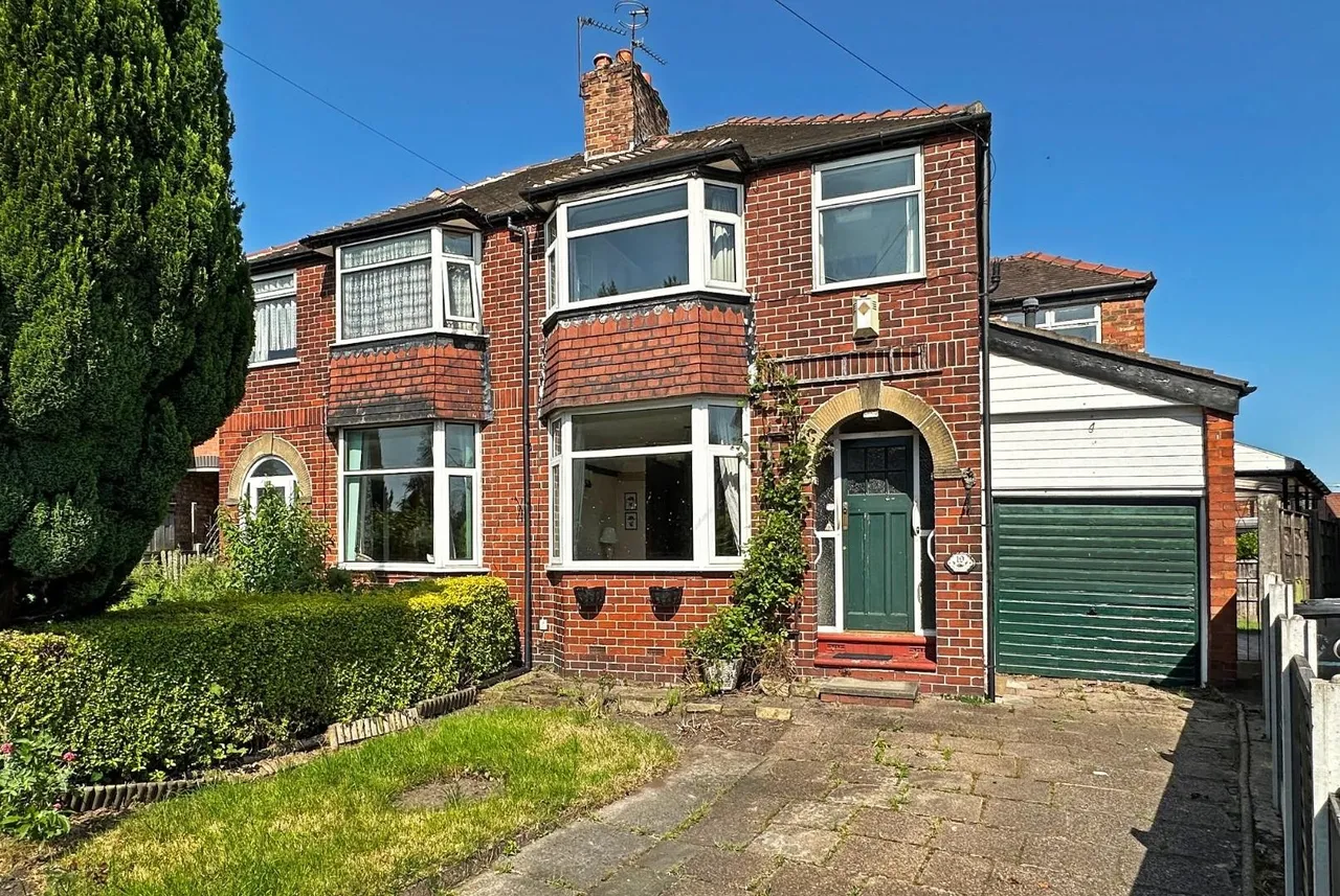 3 bed house for sale — Brook Lane, Timperley WA15 6RN