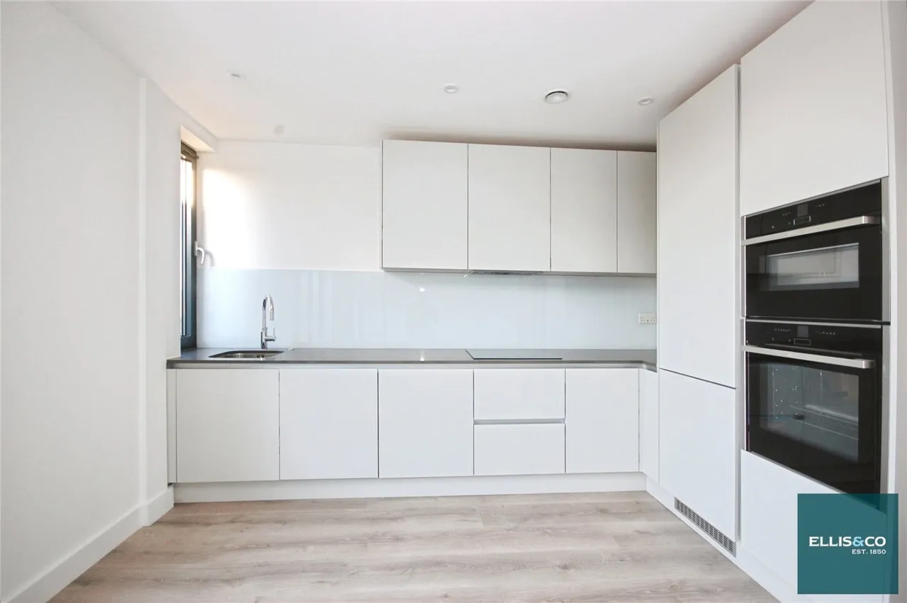 Wickliffe Avenue, Finchley, N3, photo 2