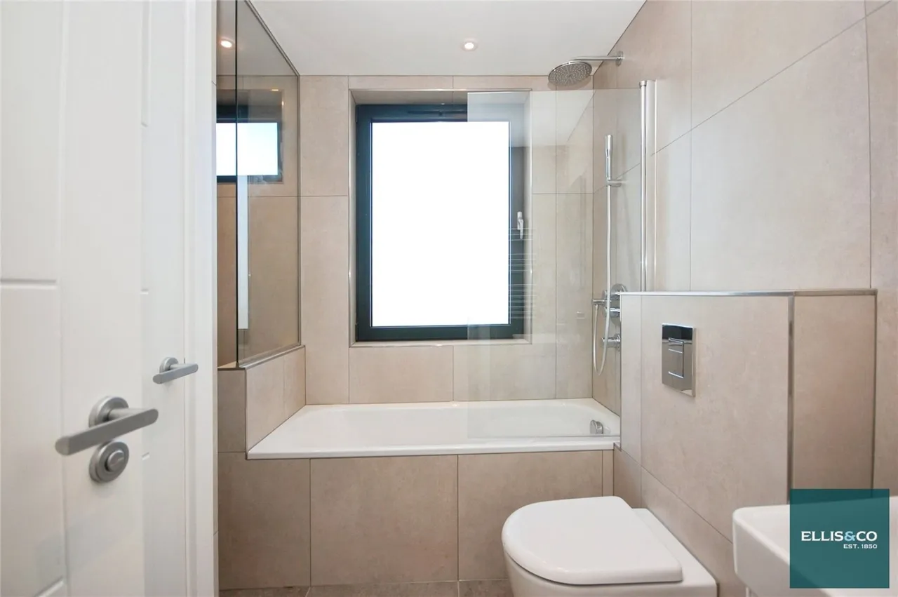 Wickliffe Avenue, Finchley, N3, photo 8