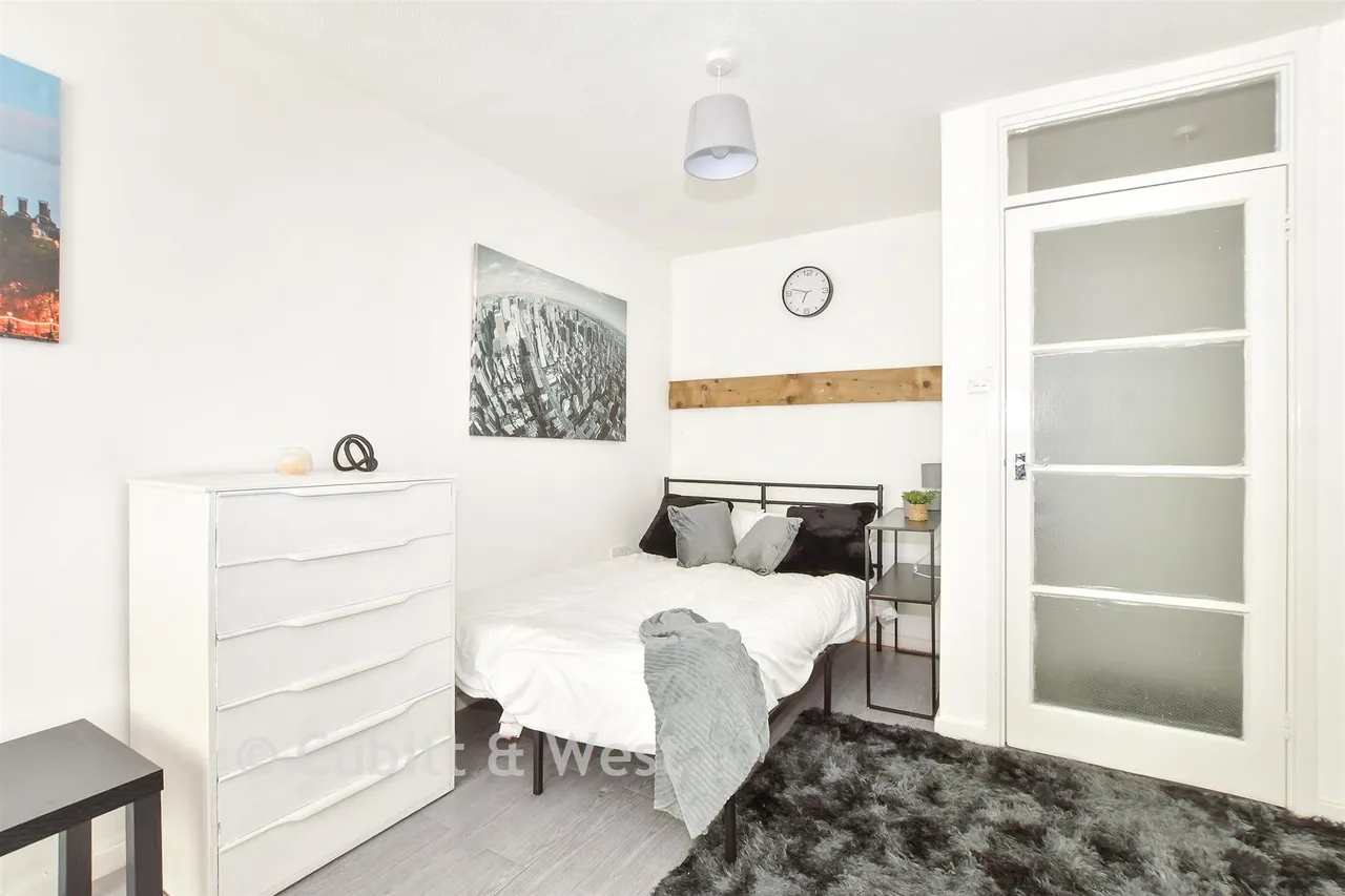 Bell Street, Reigate, RH2, photo 4
