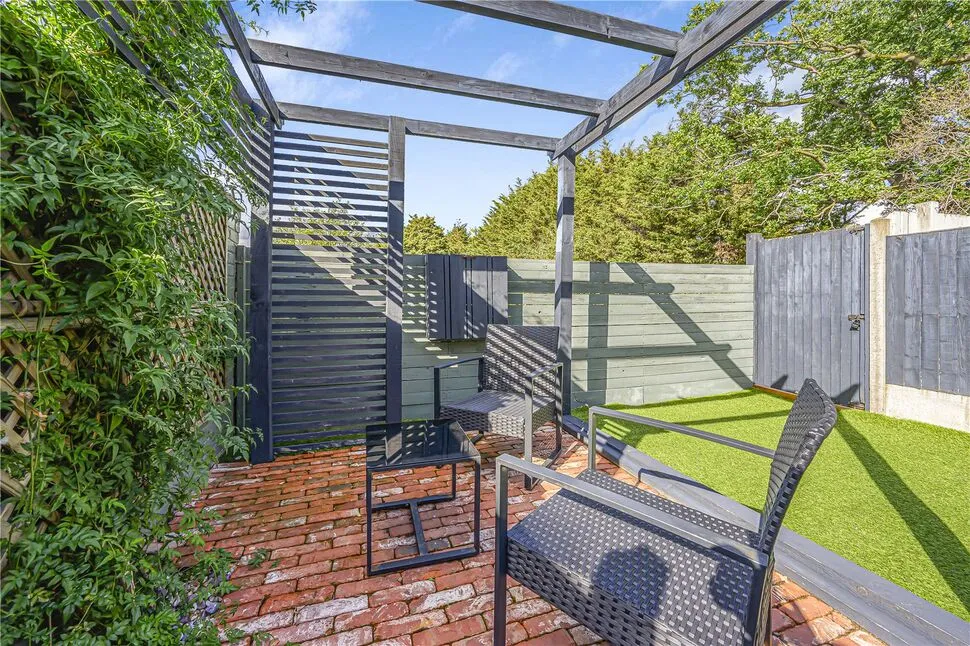 Kelly Way, Chadwell Heath, RM6, photo 12