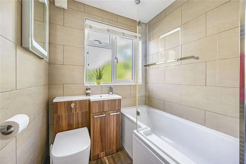 Kelly Way, Chadwell Heath, RM6, photo 6