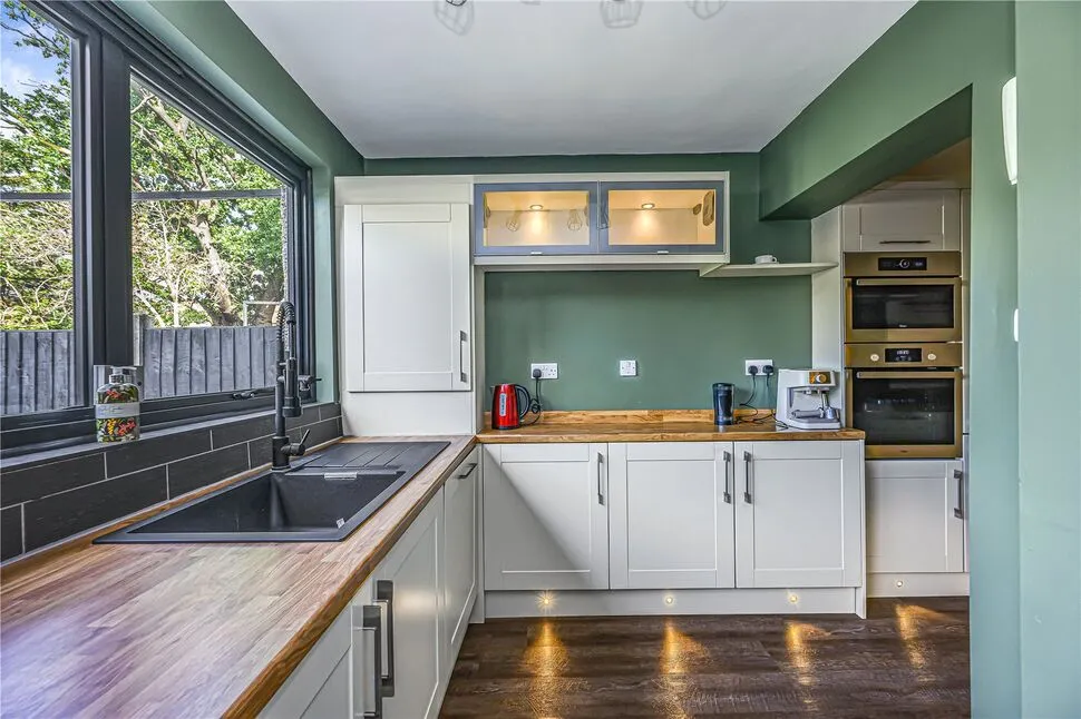 Kelly Way, Chadwell Heath, RM6, photo 15