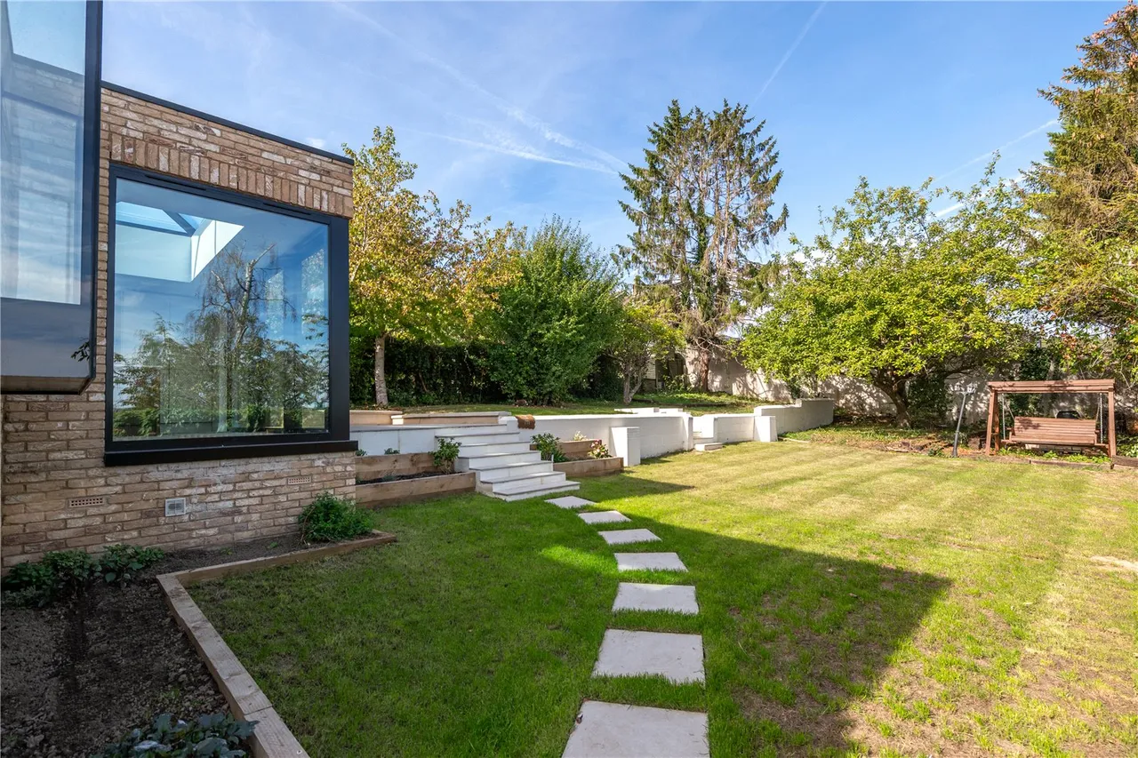 Batts Hill, Reigate, RH2, photo 15