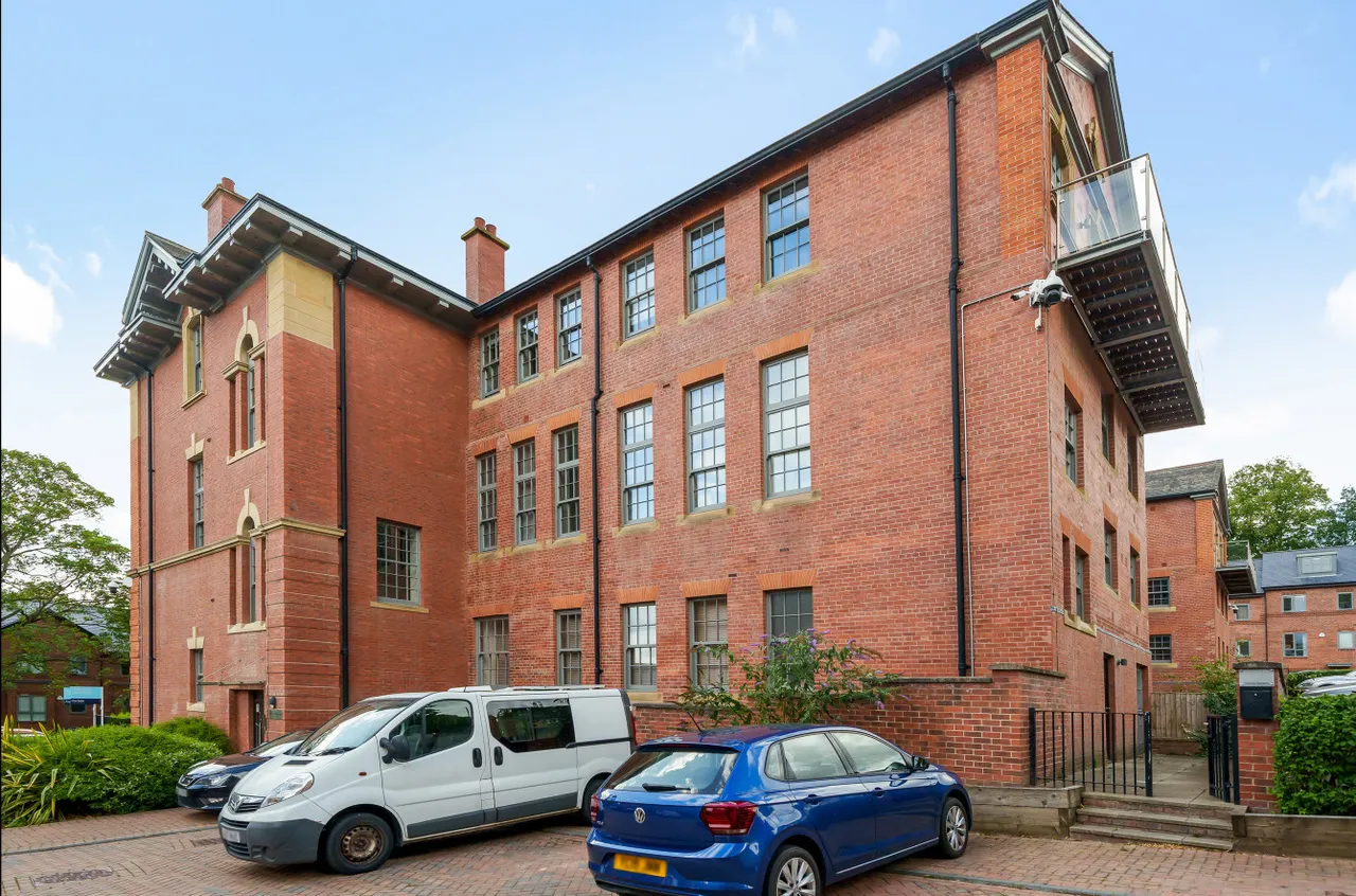 1 bed flat for sale, Victoria Gardens, Hyde Park, LS6