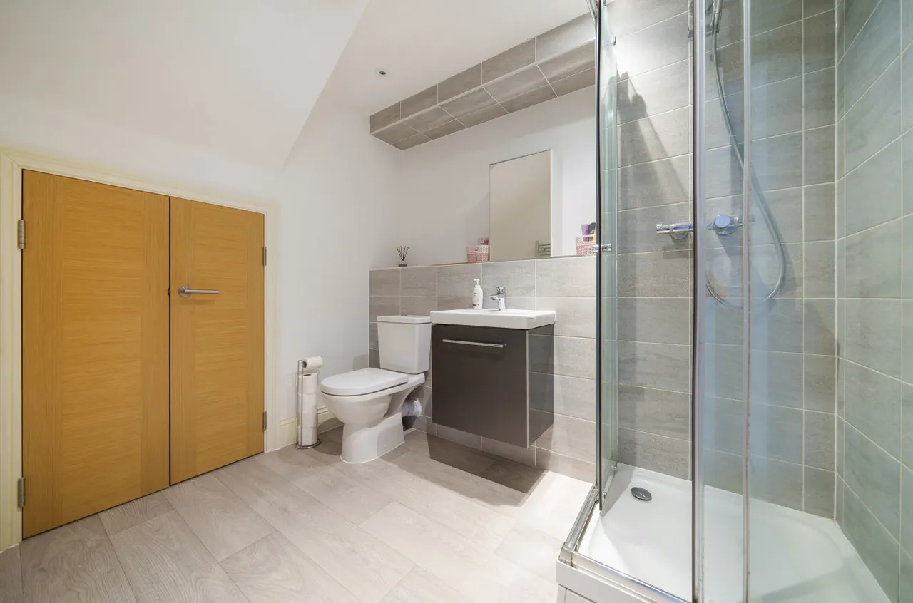 Victoria Gardens, Hyde Park, LS6, photo 9