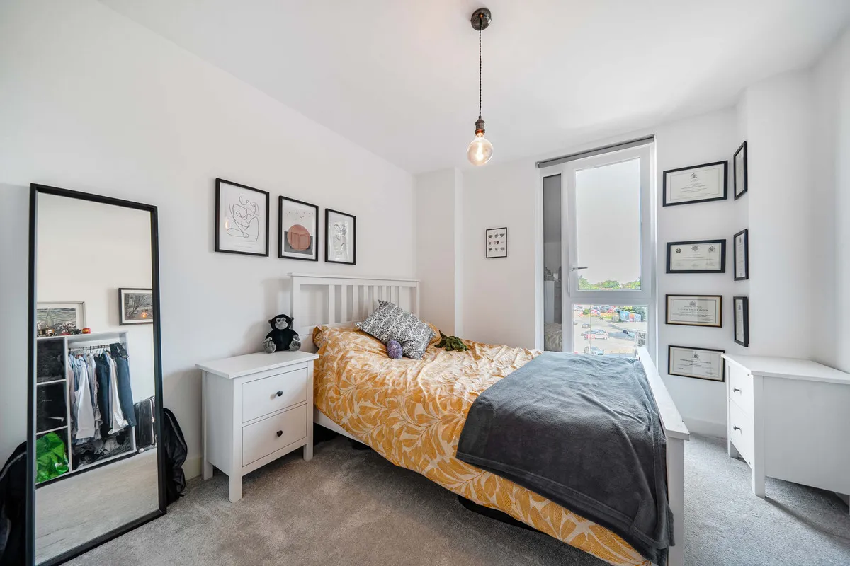 Redhill, RH1, photo 10