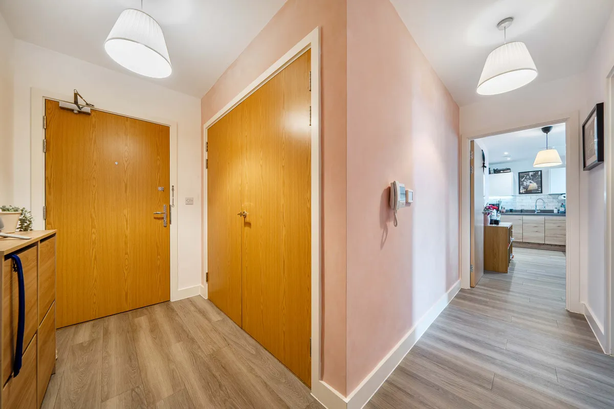 Redhill, RH1, photo 13
