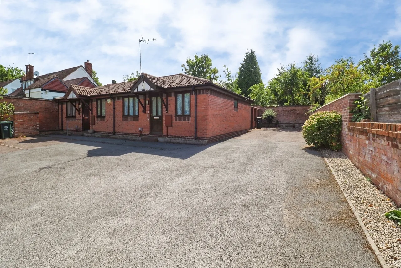 2 bed house for sale, Black Swan Close, Woodthorpe, NG5