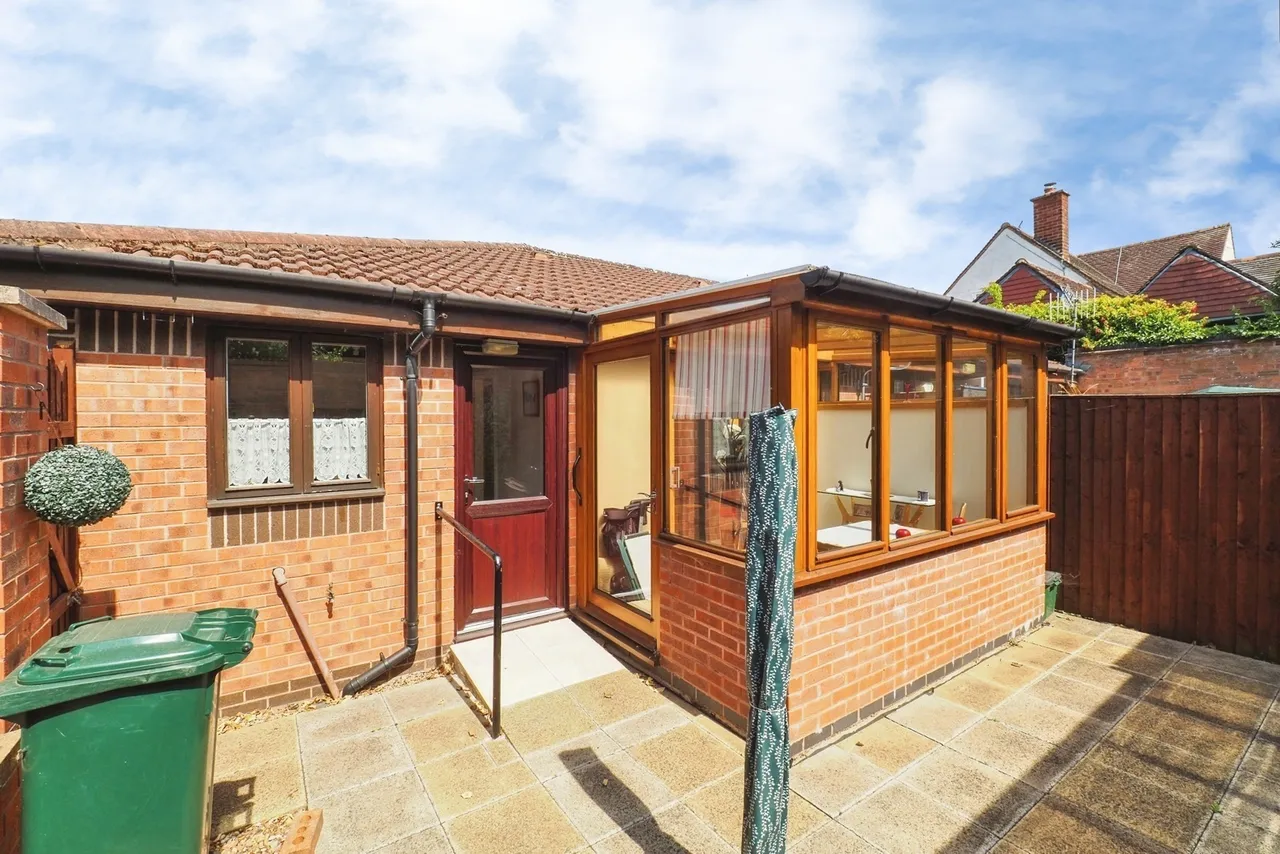 Black Swan Close, Woodthorpe, NG5, photo 16