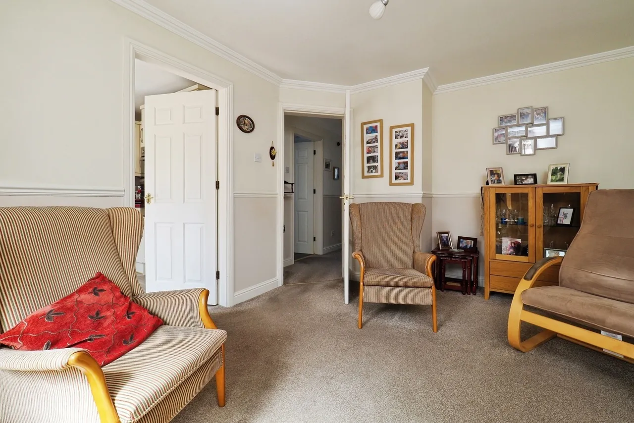 Black Swan Close, Woodthorpe, NG5, photo 4
