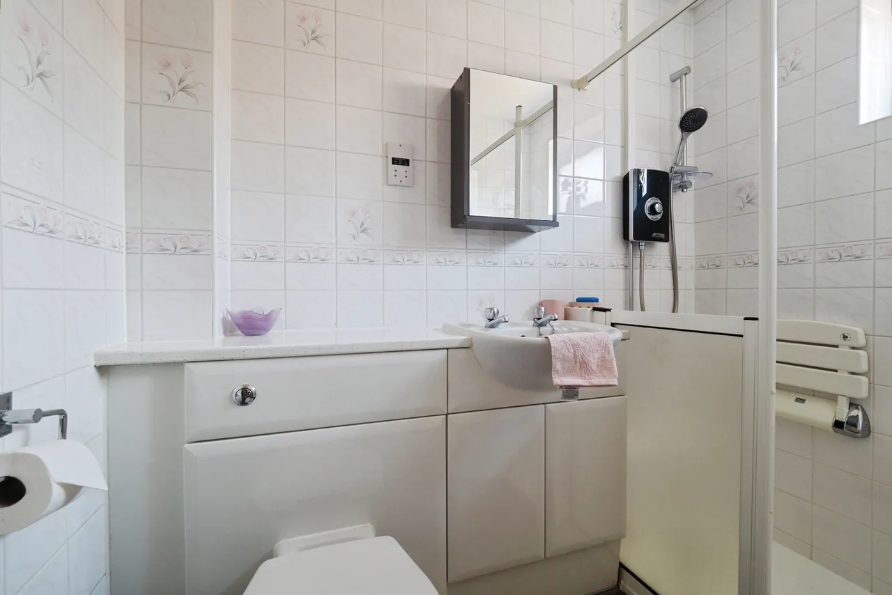 Black Swan Close, Woodthorpe, NG5, photo 14