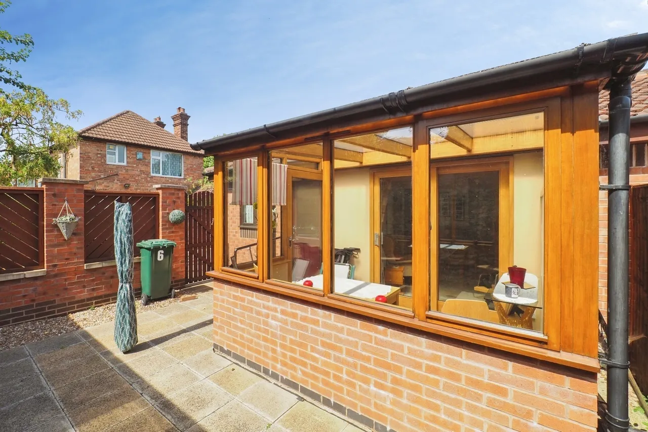 Black Swan Close, Woodthorpe, NG5, photo 17