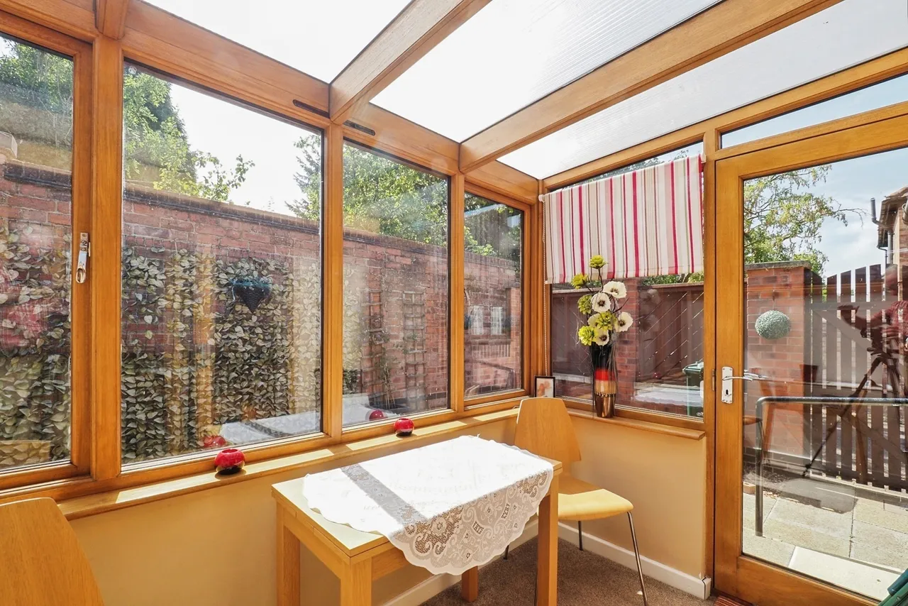 Black Swan Close, Woodthorpe, NG5, photo 8