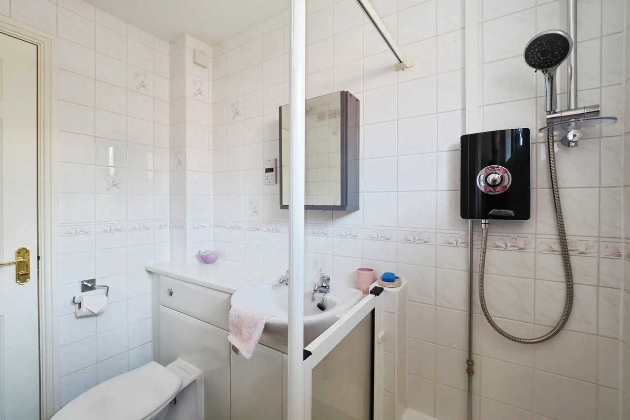 Black Swan Close, Woodthorpe, NG5, photo 15