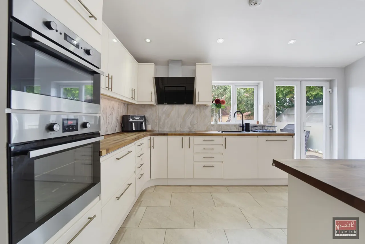 St. Pauls Road, Staines-upon-Thames, photo 9