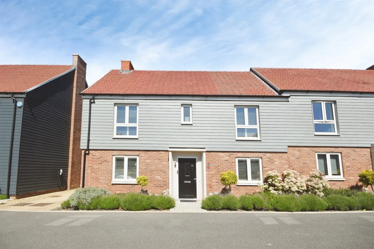 3 bed house for sale — Baker Road, Chelmsford Garden, Chelmsford