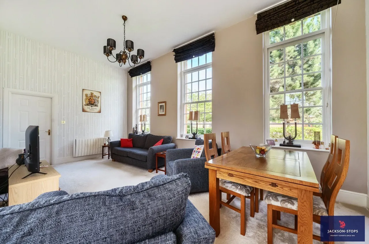South Meadow Road, St Crispins, NN5, photo 4