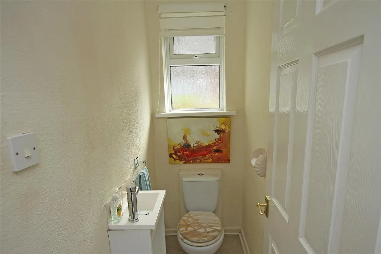 Castle Lane West, Bournemouth, photo 9